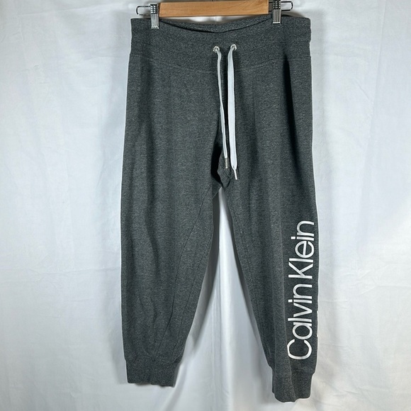 CALVIN KLEIN JOGGERS SIZE(M) - Picture 1 of 5